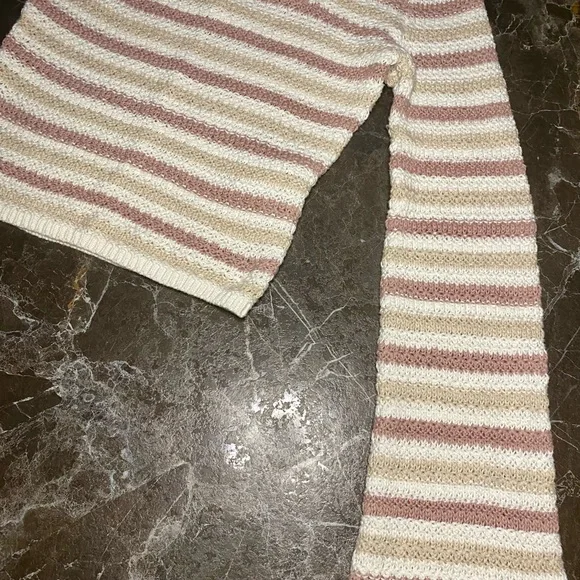 Hollister Pink and Cream Knit Top. Size XS Great Condition - Picture 7 of 8